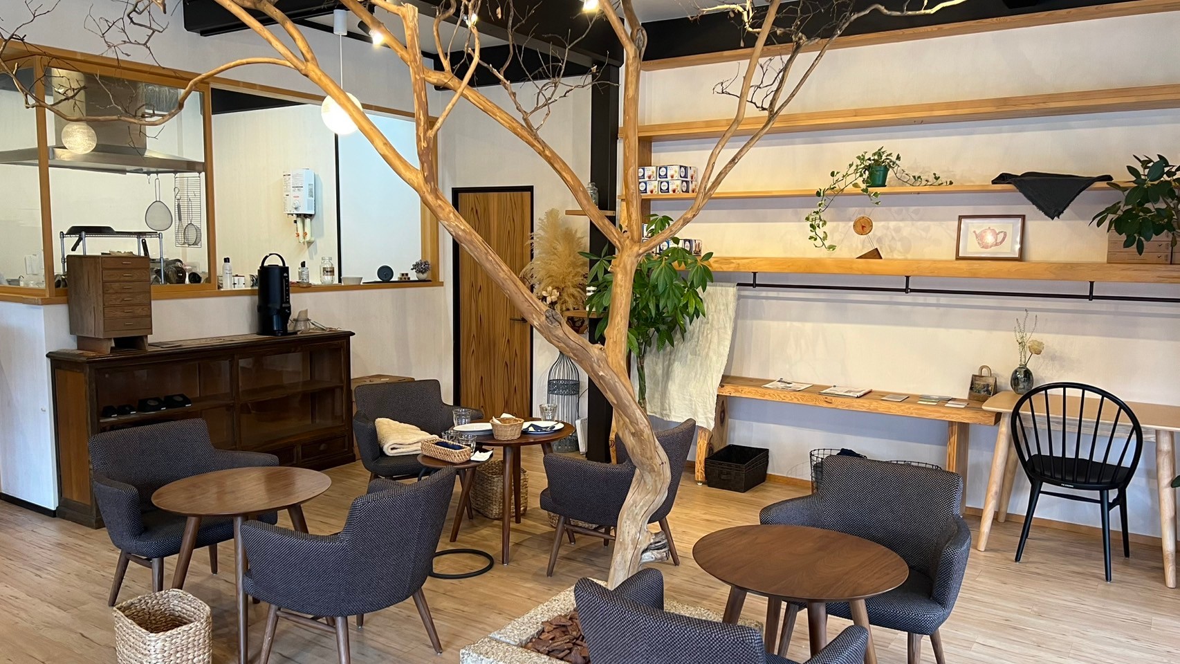 暮らしの延長のような、店内のあたたかさ